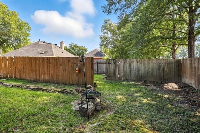 Building Photo - 213 Cambridge Dr