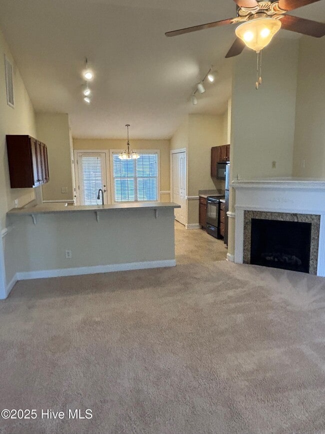 Building Photo - 2321 Sadler Dr