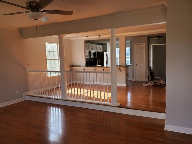 Building Photo - 211 Sterling Ct