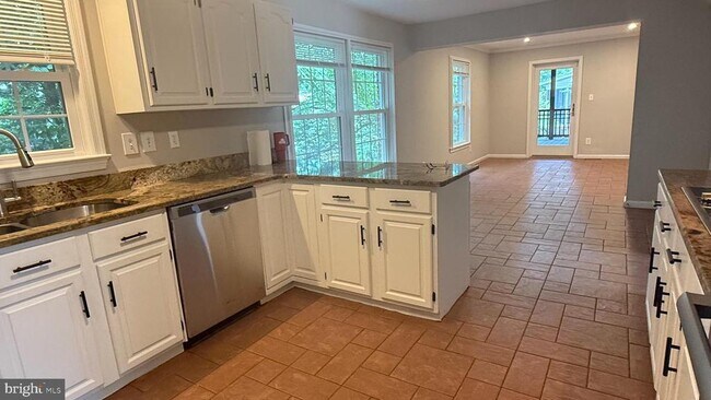 Foto del edificio - 8704 Victory Ln