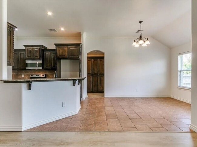 Foto del edificio - Spacious 4 Bed 2 Bath + Bonus Room In Edmond