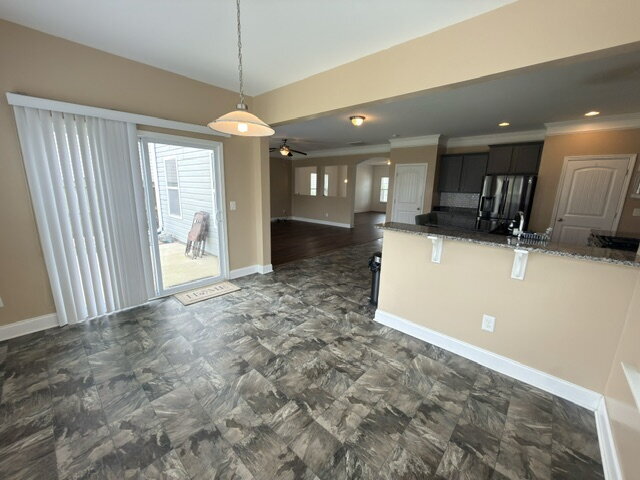 Foto del edificio - Spacious 4-Bedroom Home with Over 3,400 Sq Ft in Lexington!