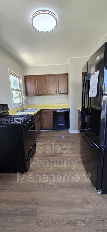 Building Photo - 1743 Rosemont Dr