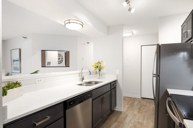 Building Photo - Wedgewood Park Apartments
