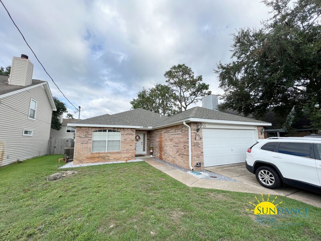 Primary Photo - Sought after Stunning 3 Bedroom Home in Sh...