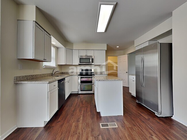 Foto del edificio - 2831 Coachlight Ln