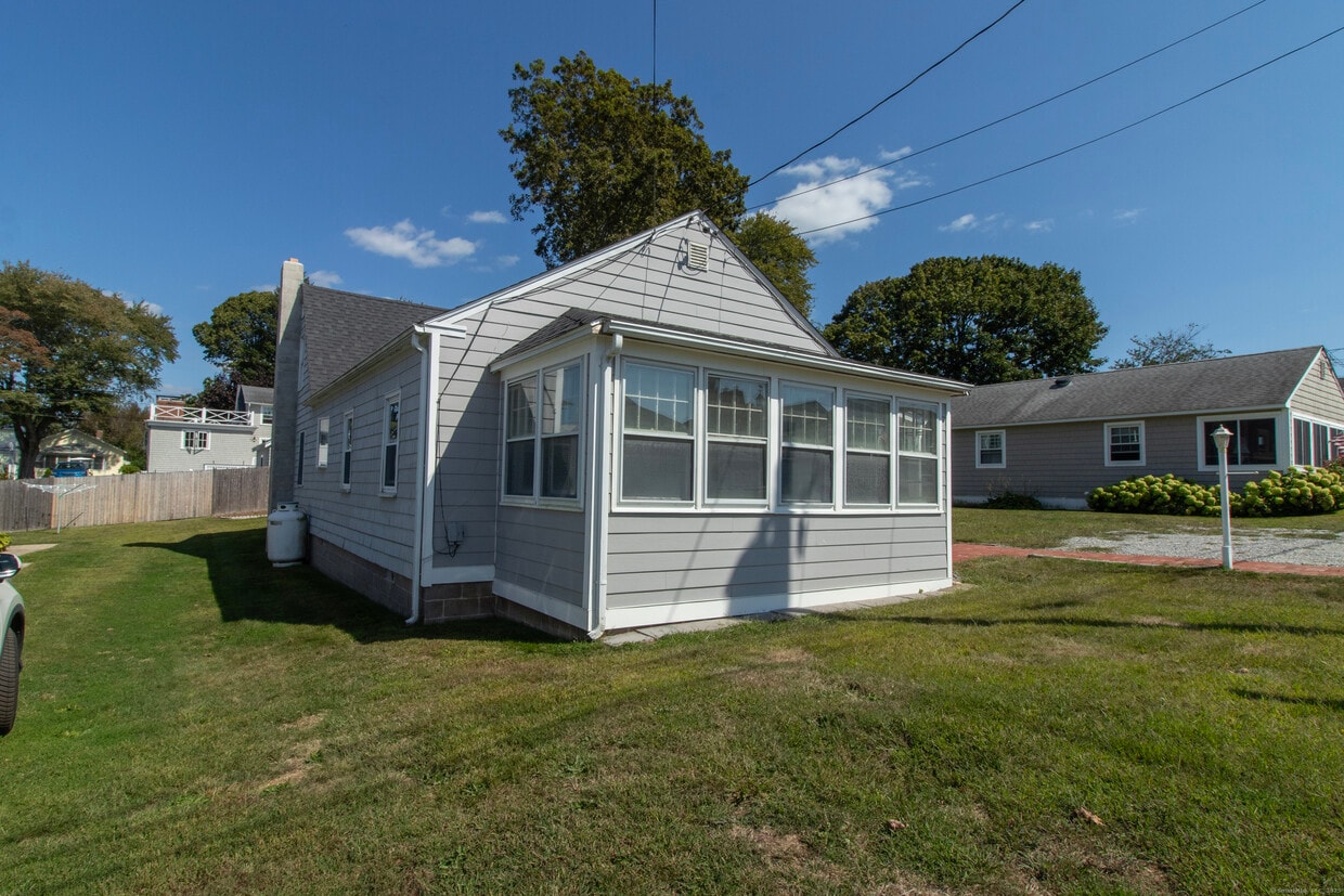 Primary Photo - 38 Mohican Rd