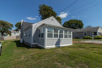 Building Photo - 38 Mohican Rd