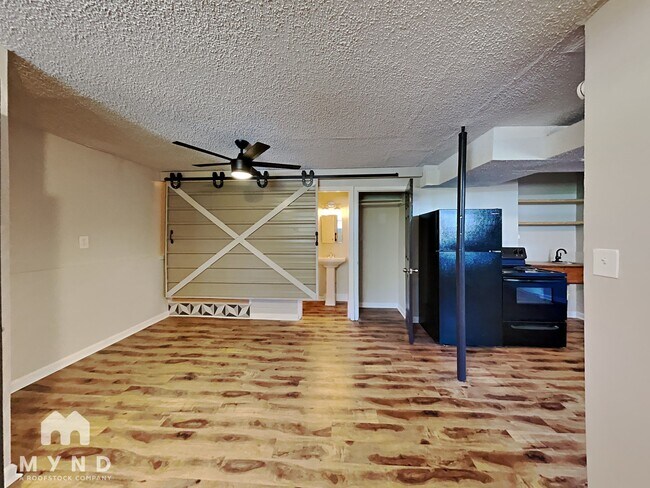 Foto del edificio - 1729 Morehead Ave