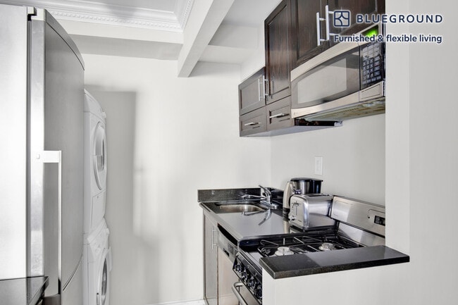 Building Photo - 229 1st Ave