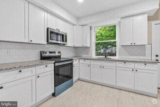 Building Photo - 4920 Knorr St
