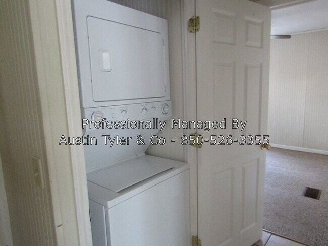 Building Photo - 4110 Cedar St