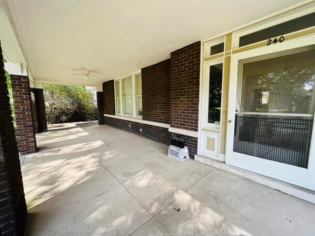 Building Photo - 240 S Belvedere Blvd