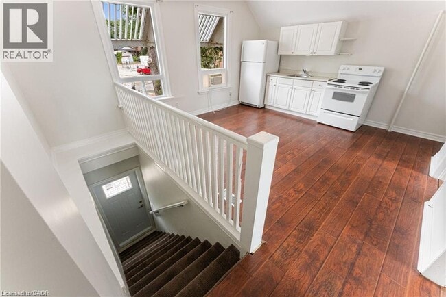 Photo du bâtiment - 208 East Avenue N