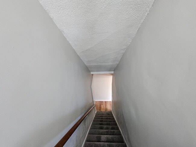 Building Photo - 3948 Vinceton St