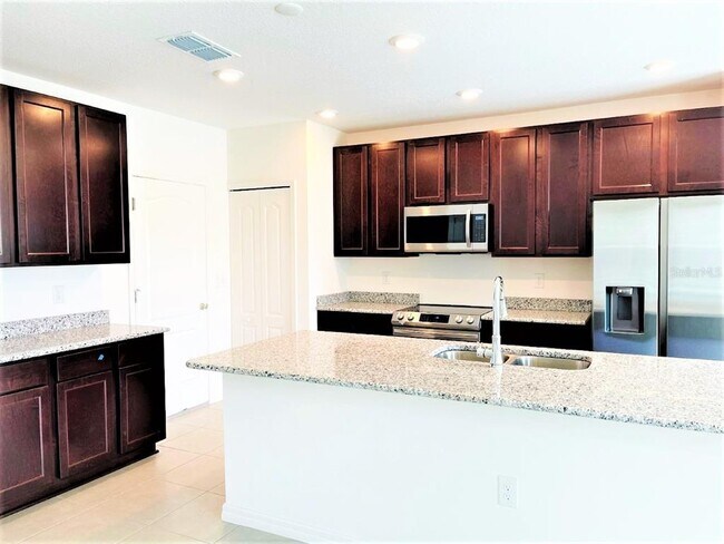 Building Photo - 4519 Birdsong Dr