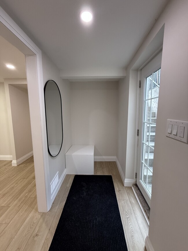 Building Photo - 2123 Nipigon Dr