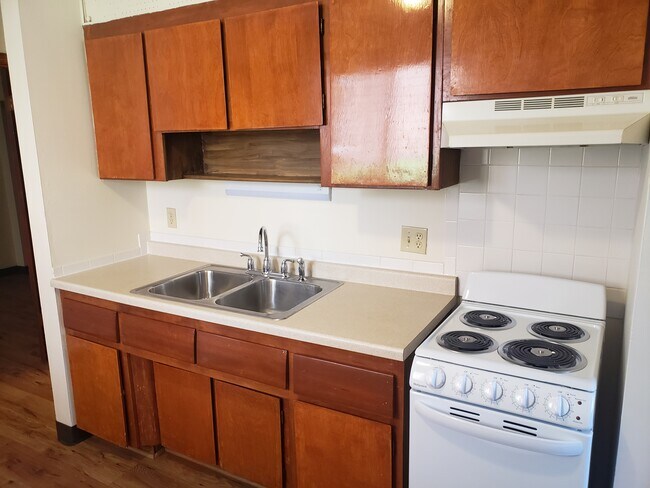 Building Photo - 2400 Larpenteur Ave W