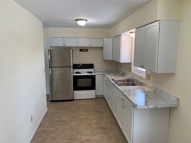 Foto del edificio - 2414 N Ilion Ave