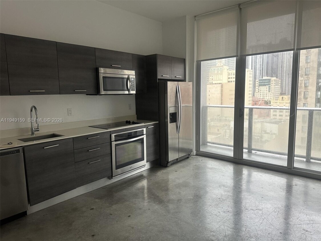 Foto del edificio - 151 SE 1st St