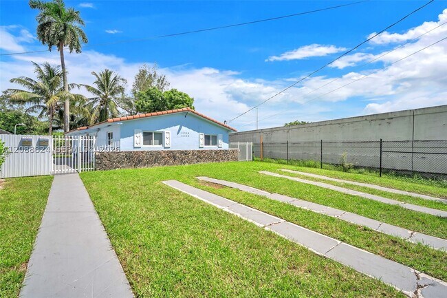 Foto del edificio - 1255 NW 32nd Ct