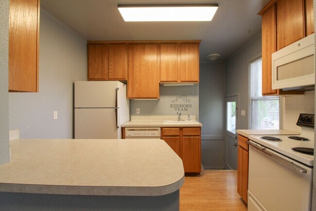 Foto del edificio - RENT SPECIAL: 2 Bed/1 Bath Duplex in Central Richland