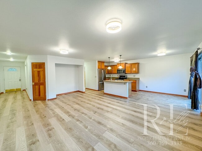 Photo - Modern 3-Bed Home with Gardens, Greenhouse...