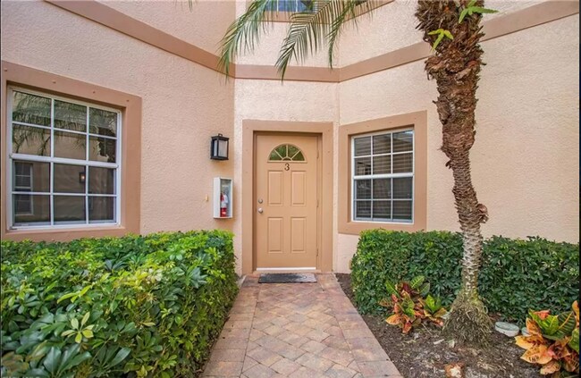 Foto del edificio - ***NEWLY UPDATED UNIT***NEW PHOTOS SOON***...