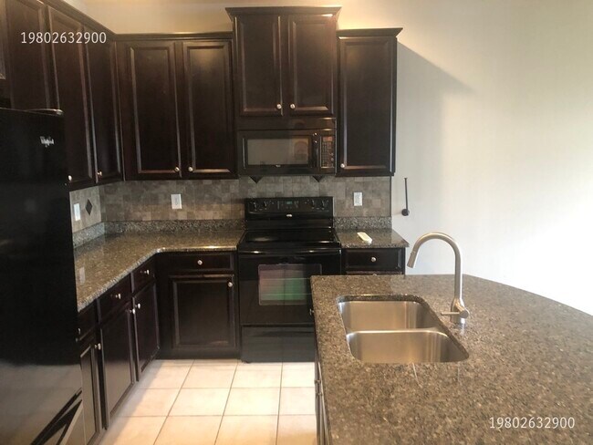 Foto del edificio - 2123 Shady Pond Dr