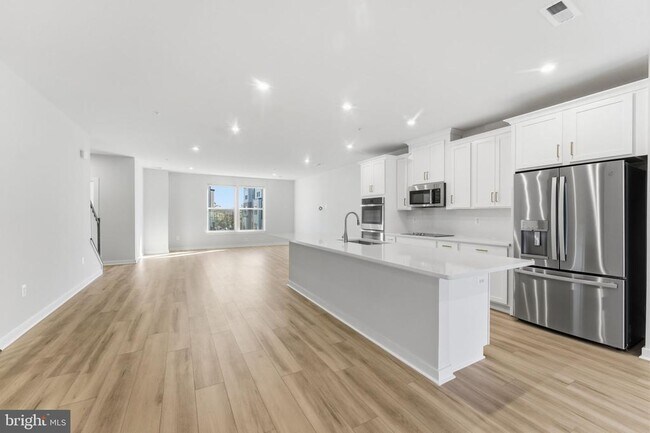 Building Photo - 2136 Glacier Rd