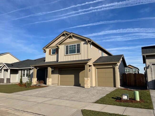 Foto del edificio - NEWER 4 Bed 2.5 Bath Home! Located near the Ridgefield Outdoor Recreation Center, equestrian faci...