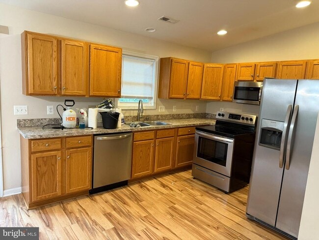 Building Photo - 376 Flynn Dr