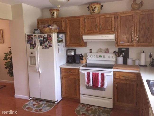 Building Photo - 2 br, 2.5 bath Townhome - 1107 Somerset Knoll