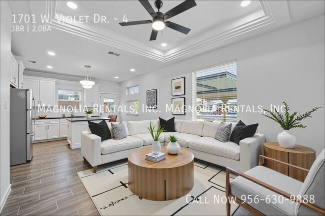 Building Photo - 1701 W Violet Dr