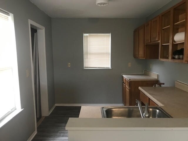 Building Photo - 1020 E Clark St