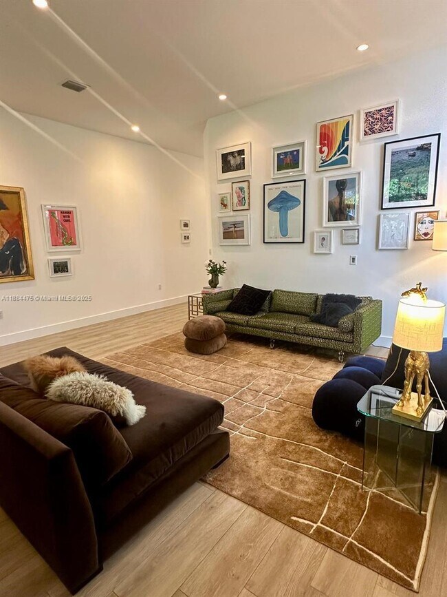 Foto del edificio - 3119 SW 25th St