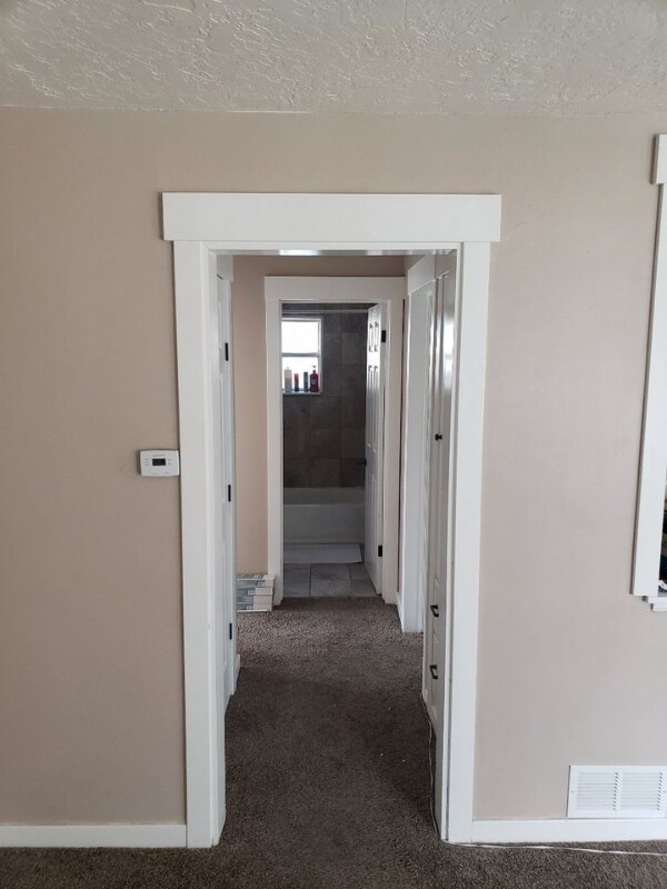 Building Photo - 160 S 900 W