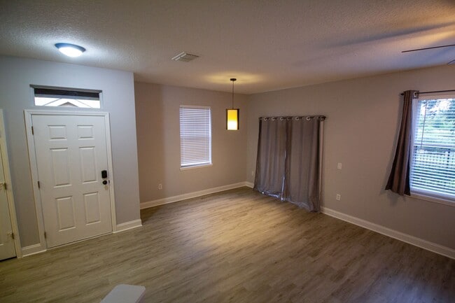 Foto del edificio - 3927 Pemberly Pines Cir