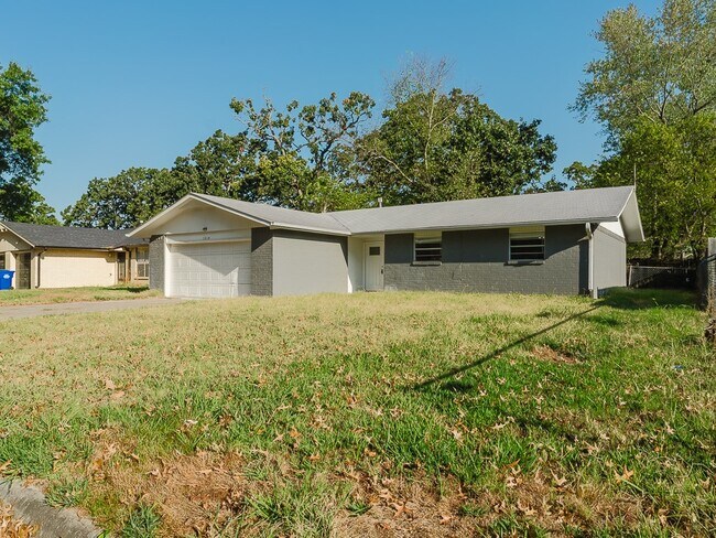 Foto del edificio - 1319 W Forest Dr