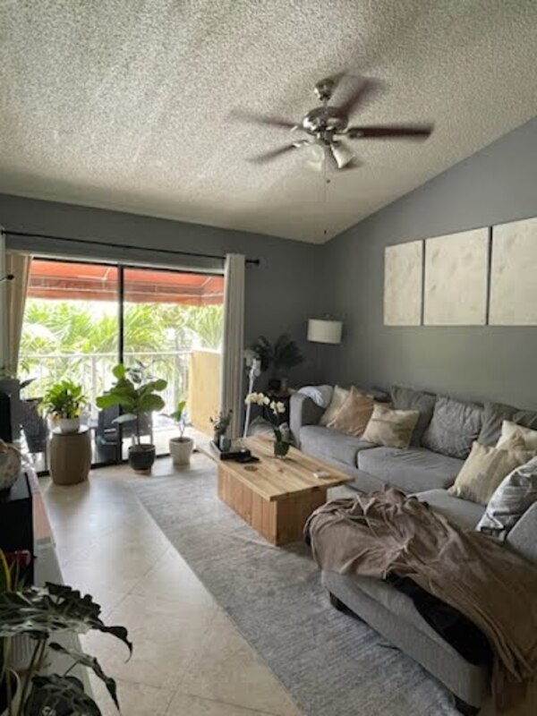 Foto principal - 15550 SW 80th St
