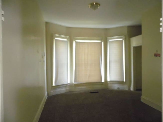 Building Photo - 526 S Fountain Ave