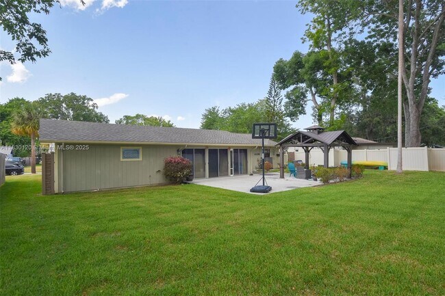 Foto del edificio - 781 Little Pine Dr