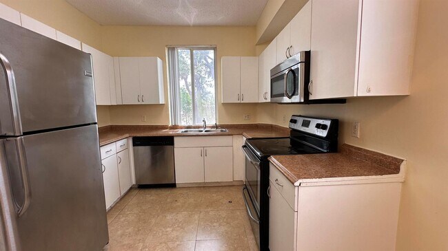 Building Photo - 6936 SW 39th St