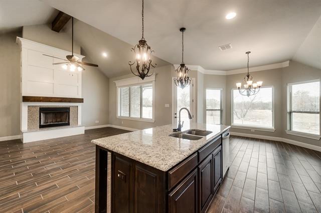 Foto principal - 3200 Windcrest Dr