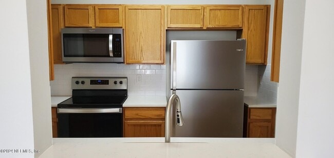 Building Photo - 10550 Baymeadows Rd