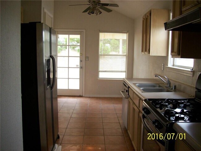 Foto del edificio - 11793 Corona Crest Ave