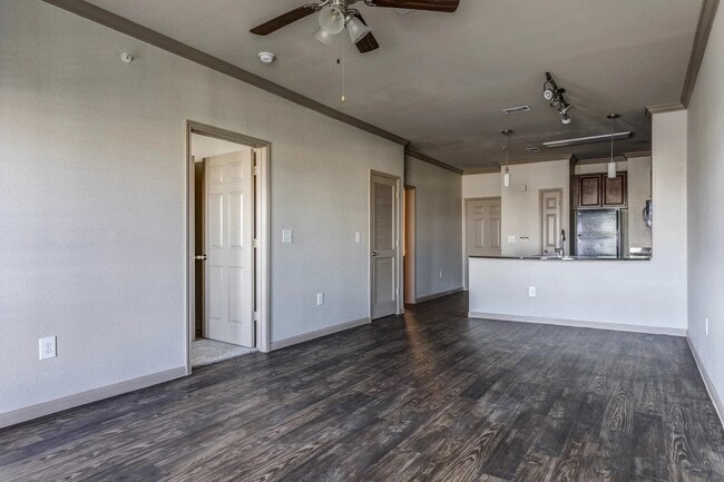 Building Photo - 2120 Stephens Pl