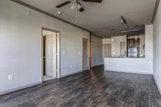 Building Photo - 2120 Stephens Pl