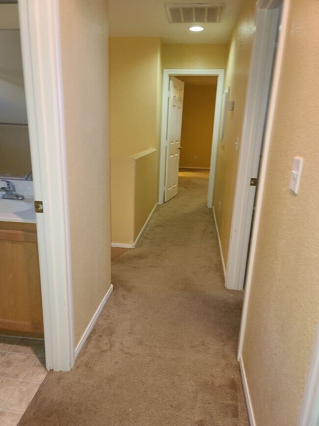 Building Photo - SUMMERLIN