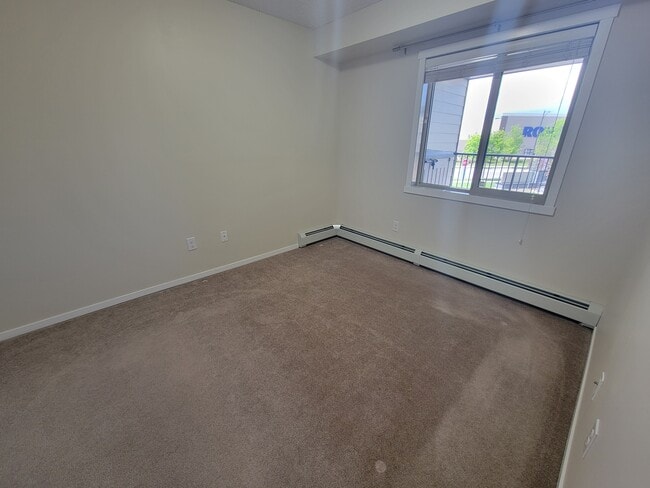 Building Photo - 25 Element Dr N